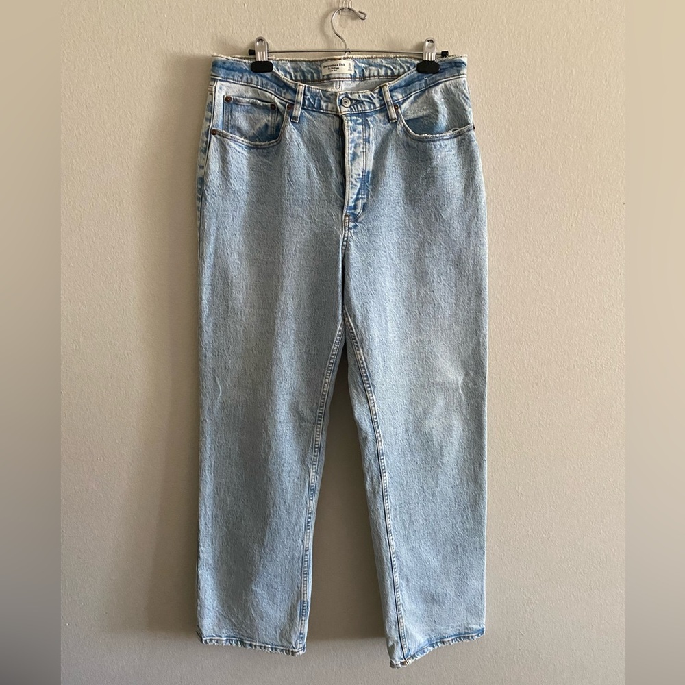 Abercrombie 90s Baggy Low Rise / Light wash